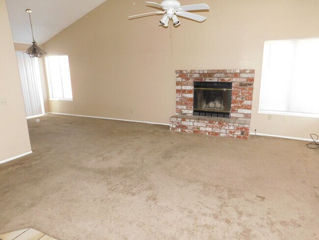 Foto del edificio - Gorgeous 3 Bed 2 Bath House in a Great Neighborhood