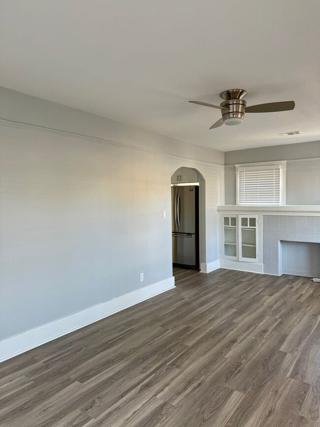 Foto del edificio - Now Leasing: Private Cottage at The Garden...