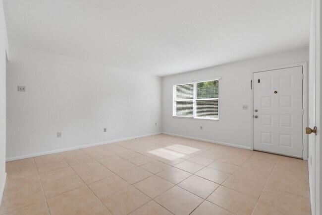 Foto del edificio - 2 Bedroom, 2 Bath House in Palmetto Woods!