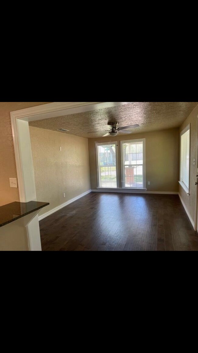 Building Photo - 731 Bagwell St