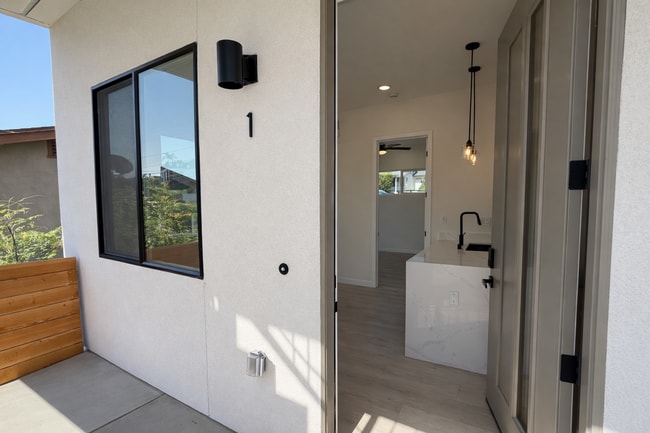 Building Photo - 5531 Olvera Ave