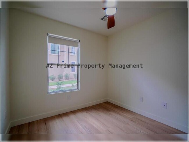 Foto del edificio - 9233 E Neville Ave