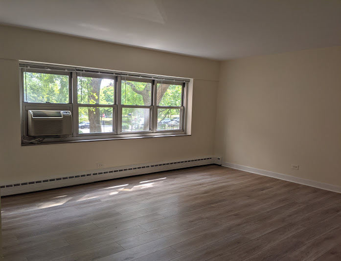 Living Area with Lots of Light - 4950 N Marine Dr