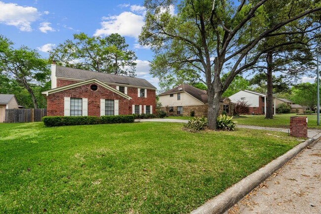 Foto del edificio - 3807 Forest Village Dr