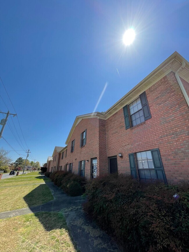 Foto del edificio - Beautiful Updated Townhomes in Decatur, AL
