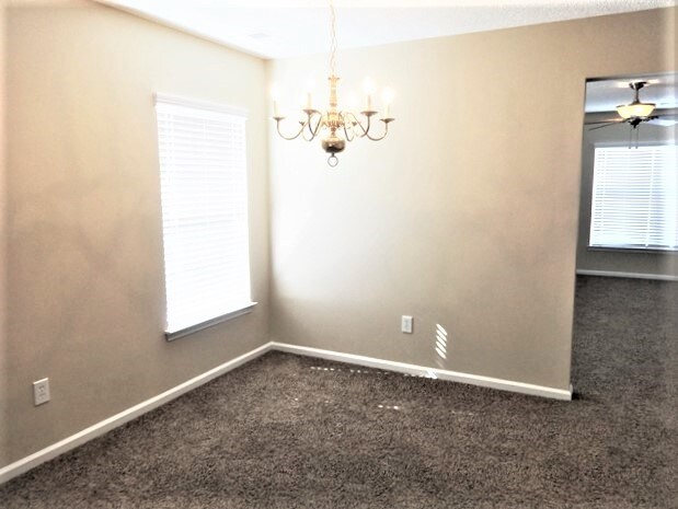 Foto del edificio - 235 Emerald Isle Dr