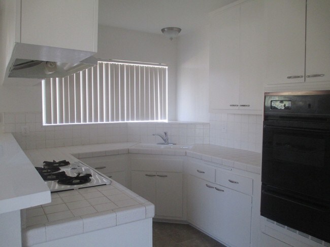 Foto del edificio - 14601 Firmona Ave