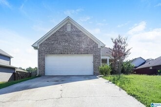 Building Photo - 140 GREENWOOD Cir