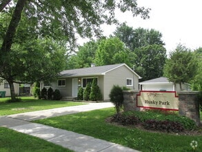 Building Photo - 236 W Norman Ln