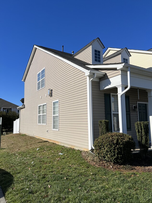 Primary Photo - 12715 Persimmon Tree Dr
