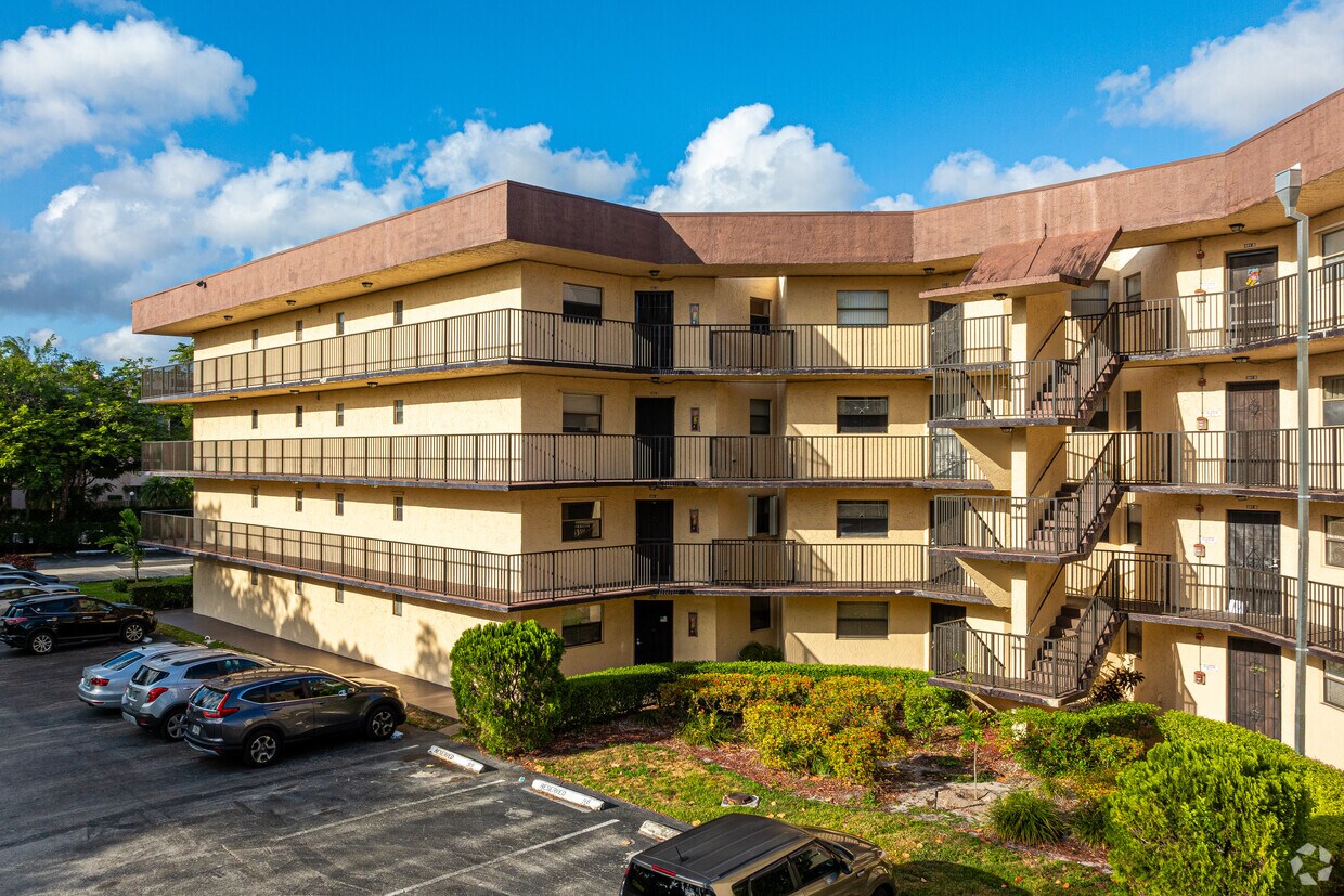 Foto del edificio - Plantation Club Condominiums