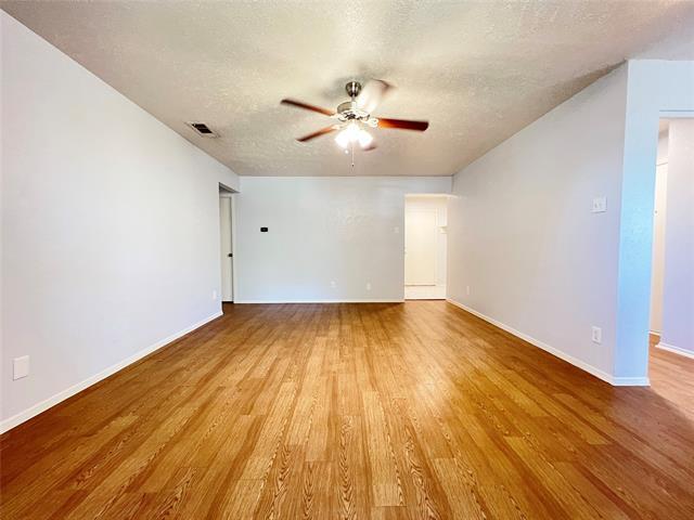 Foto del edificio - 623 Bentwood Dr