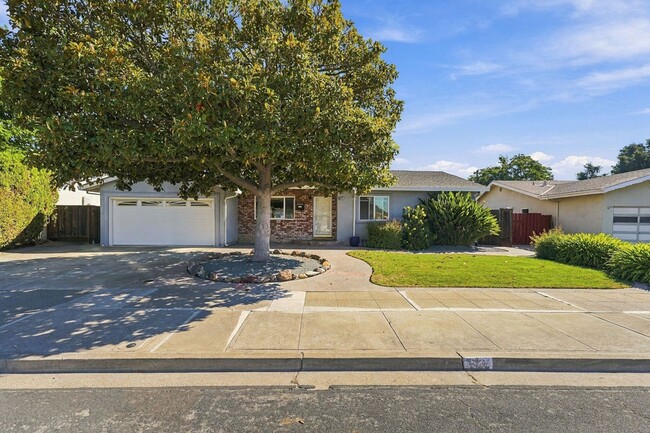 Photo - 8525 Bandon Dr House