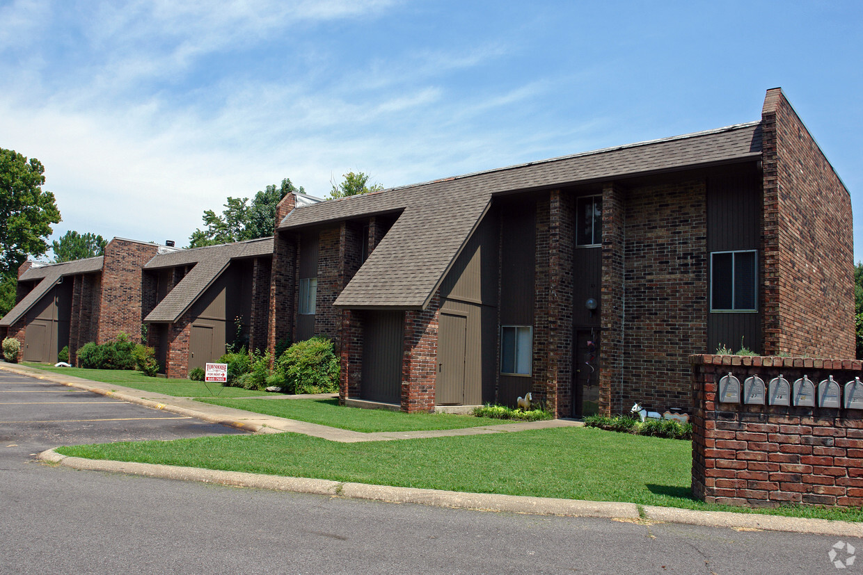 Primary Photo - Willow Lake Townhomes