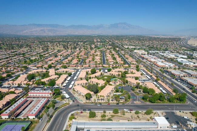 Building Photo - Desert Oasis Apartments