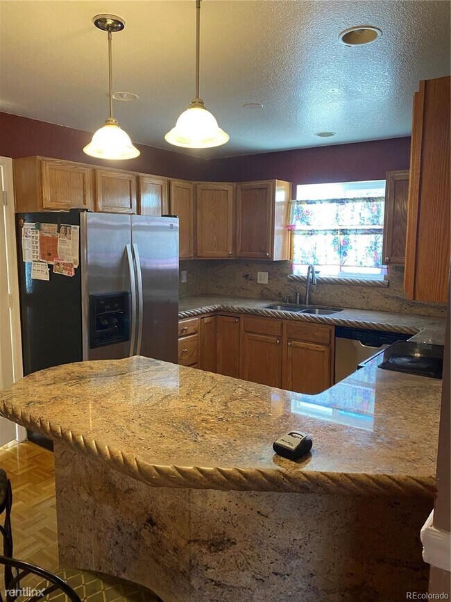 Building Photo - 4 br, 2 bath House - 420 S Sheridan Boulevard