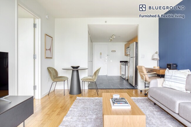 Foto del edificio - 4-75 48th Avenue-SI FL33-ID852