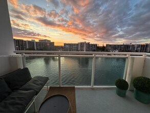 Building Photo - 3000 S Ocean Dr