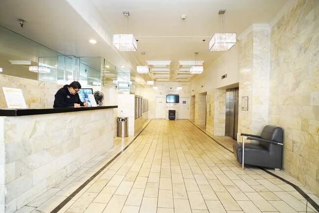 Foto del edificio - 312 W 5th St