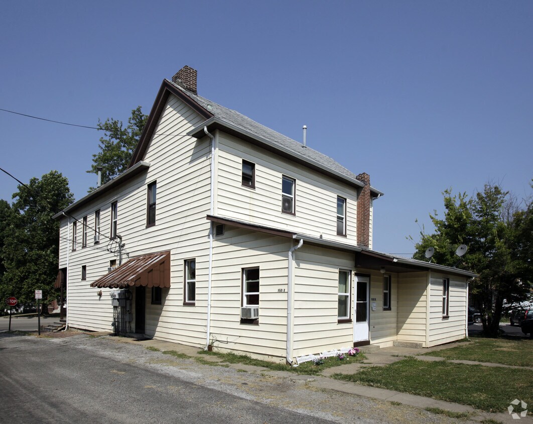 Building Photo - 9501-9503 W Main St