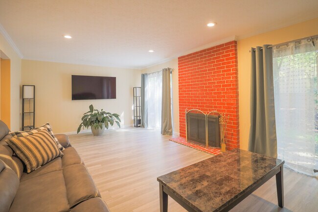 Foto del edificio - 4452 Habersham Ln N