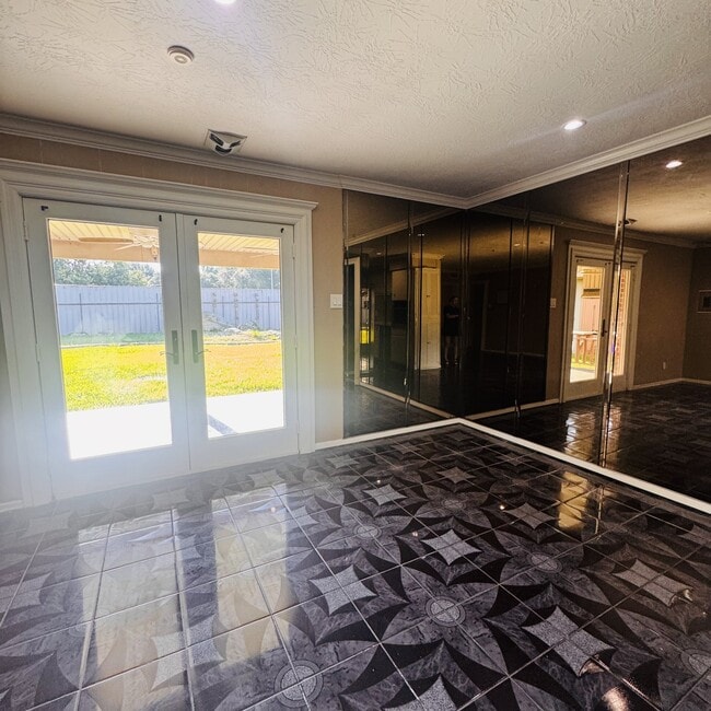 Foto del edificio - 3175 Sandalwood Dr