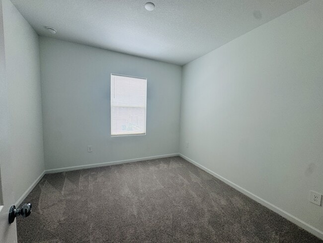 Building Photo - 376 Sol Vis Dr