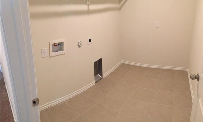 Building Photo - 1512 Chama Dr