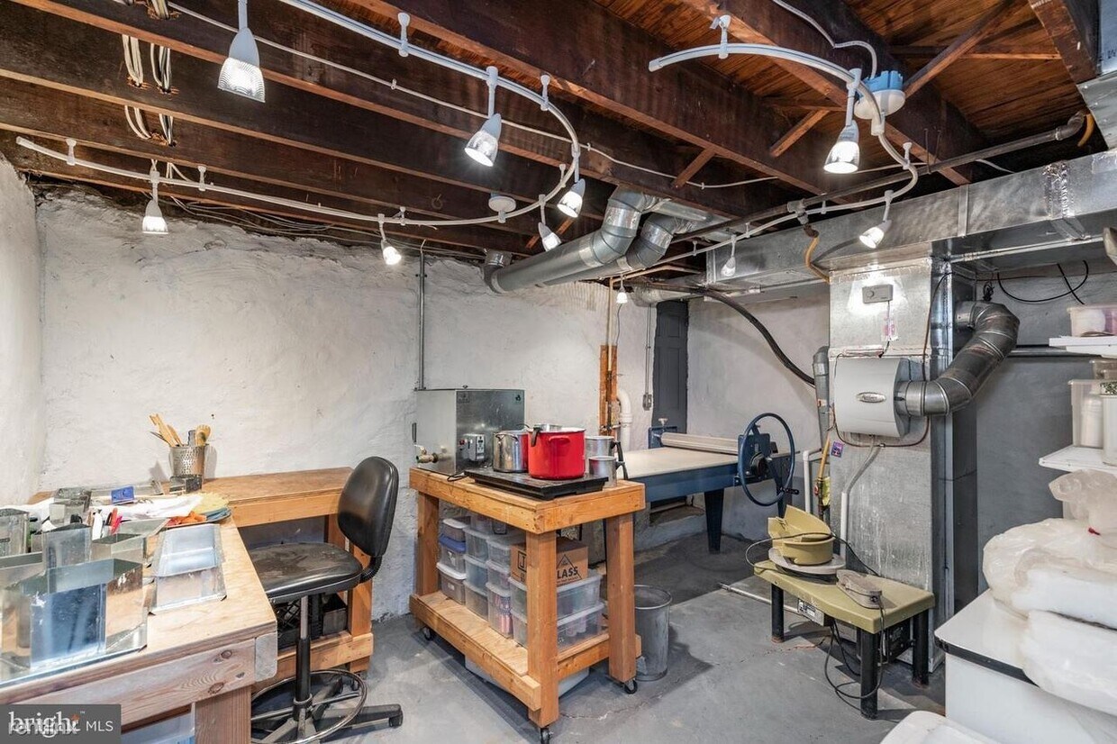 Primary Photo - 2 br, 1 bath Condo - 1724 Wawaset St