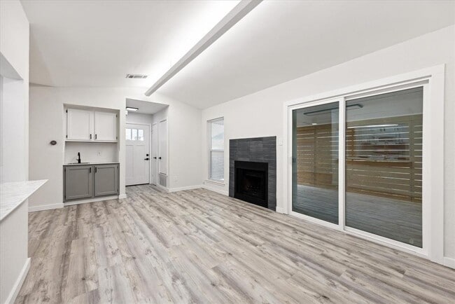 Foto del edificio - 3609 Leafield Dr