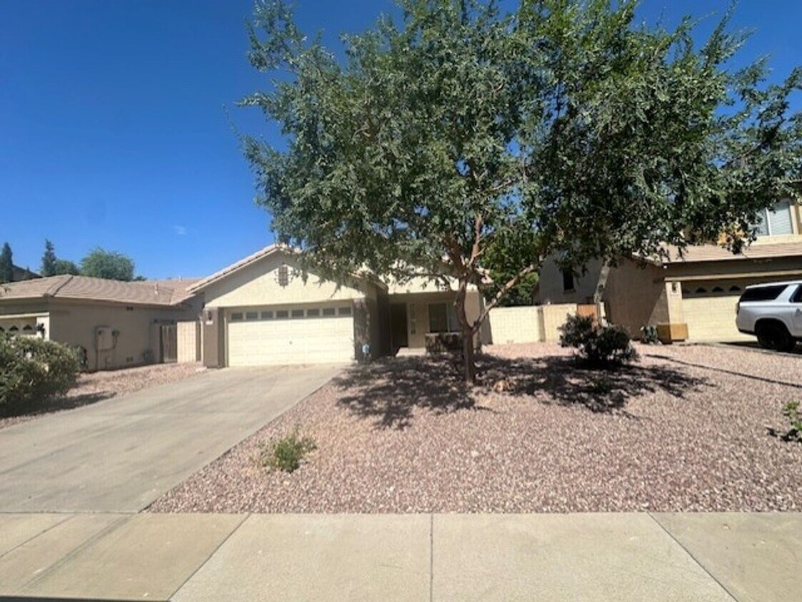 Foto principal - SINGLE LEVEL 4 BEDROOM HOME IN GILBERT