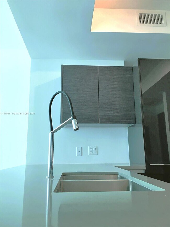 Foto del edificio - 1080 Brickell Ave