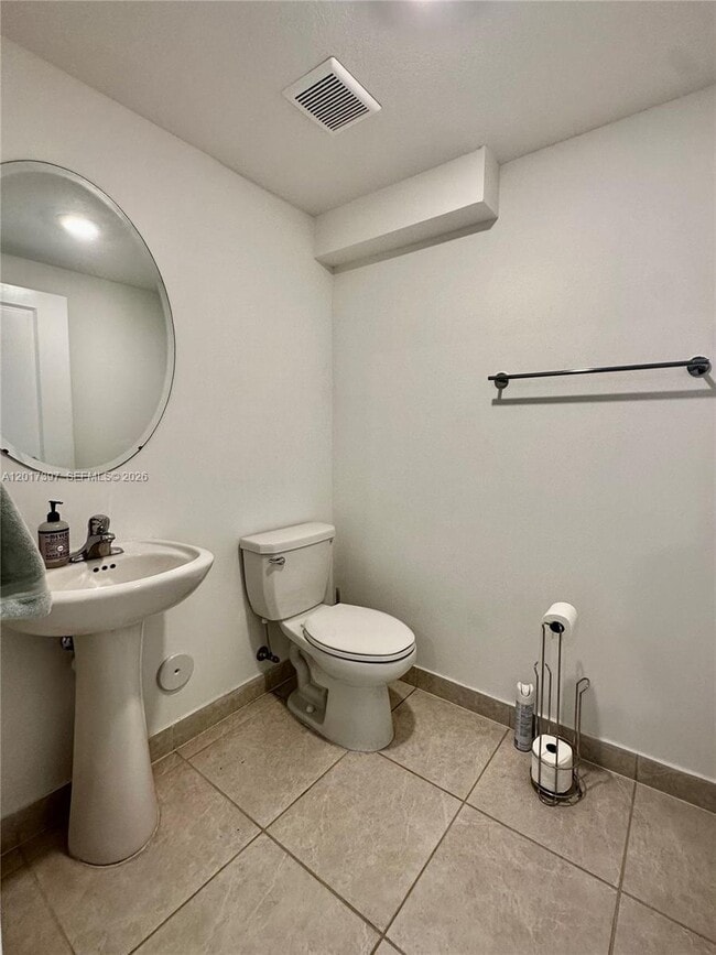 Building Photo - 2685 SE 13th Ct