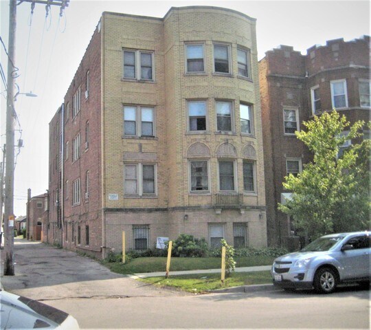 Primary Photo - 2417 W Fargo Ave