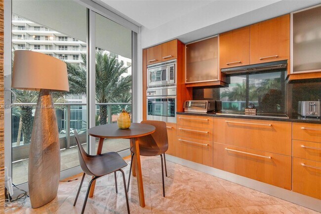 Building Photo - 1331 Brickell Bay Dr