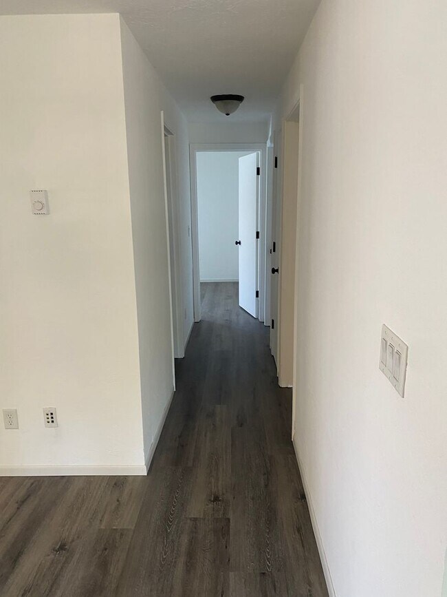 Foto del edificio - Great Single level home close to all your ...