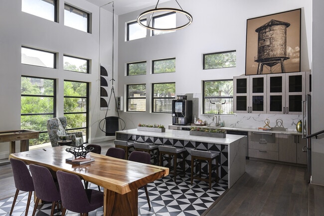 Building Photo - Park at Estancia