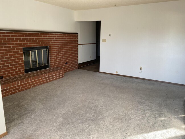 Building Photo - 3208 Bevans St