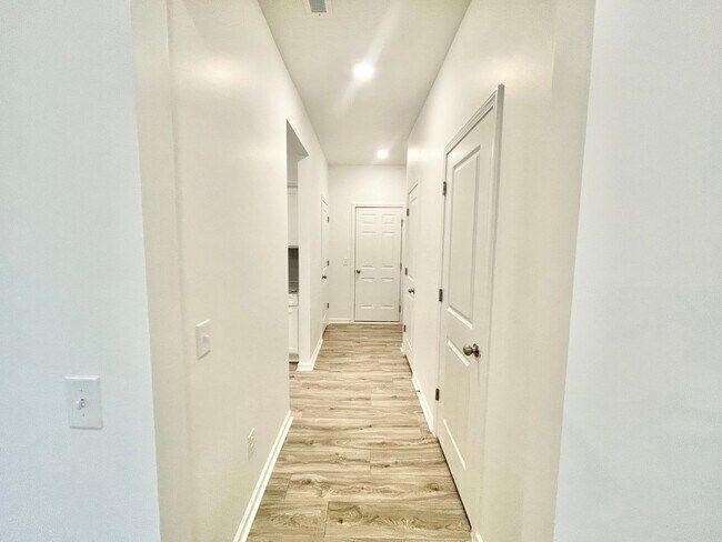 Building Photo - March Madness move in special!  3 br 2.5 b...