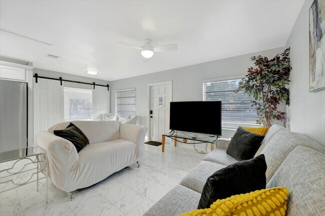 Foto del edificio - 4213 E Yukon St