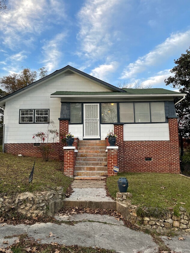 Primary Photo - 613 Ledford St
