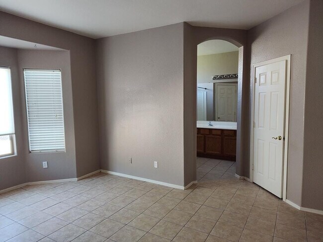 Foto del edificio - 44098 Granite Dr