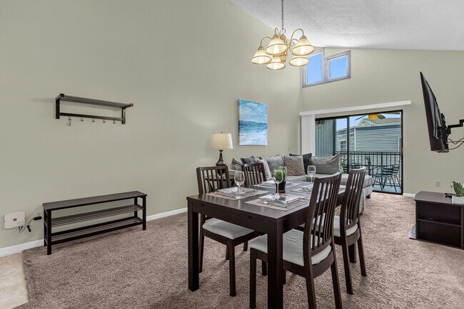 Building Photo - 3841 Atrium Dr