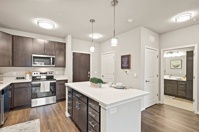 La Cocina 85 | Apartamentos - The 85 at Maple Grove