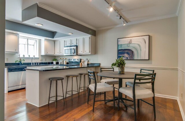 Foto del edificio - 2709 Linmar Ave