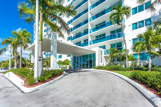 Building Photo - Wake Biscayne Bay Point