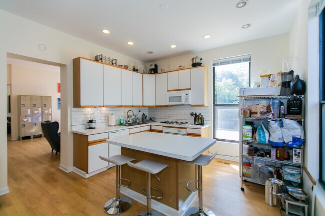 Building Photo - 506 W Arlington Plz