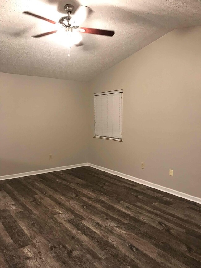 Building Photo - 2882 Torrey Pines Dr