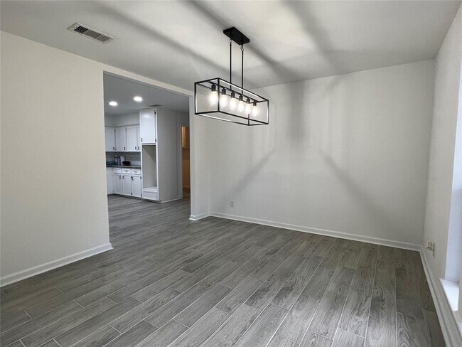 Building Photo - 7619 Fountaingrove Ln