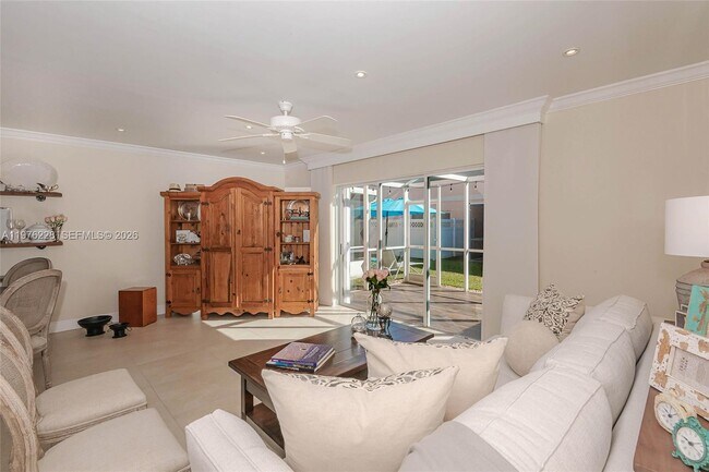 Foto del edificio - 597 NW 208th Dr